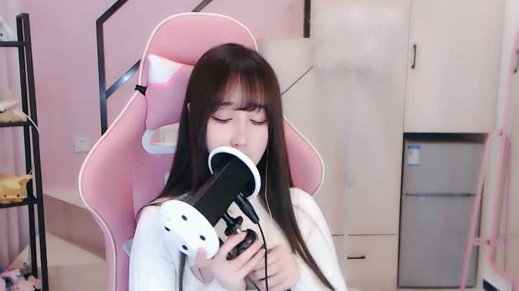 尤猫醒醒ASMR舔耳视频在线播放-性感音声助眠体验