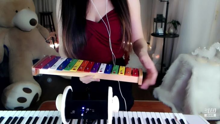 夏喵娜KINA酱ASMR在线播放视频：卡林巴琴、木琴、钵盂声音