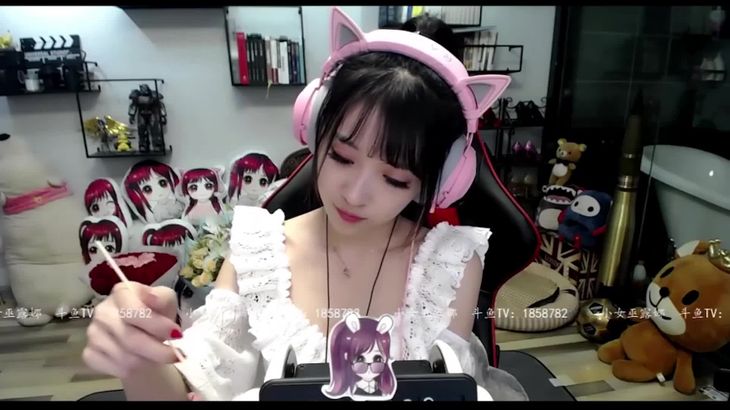 小巫女露娜ASMR在线播放 | 助眠轻语、木鱼掏耳触发音视频