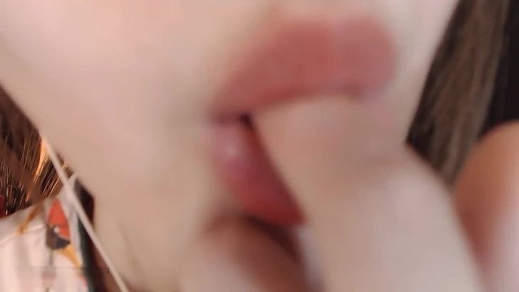 虎牙小太阳贼大ASMR舔吃手指视频在线播放 - 沉浸式声音疗愈体验