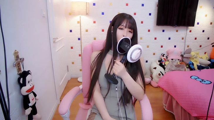 娜娜ASMR舔耳视频在线播放_沉浸式耳部放松体验_温柔声线助眠