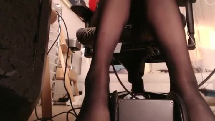 轩子巨2兔ASMR助眠视频在线播放-温柔声线沉浸式放松体验