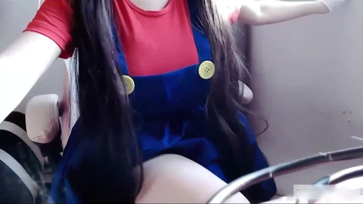 周童潼ASMR助眠视频在线播放：异域学姐吹气掏耳朵，沉浸式助眠体验