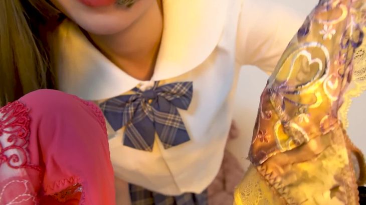 囁き耳搔きASMR视频在线播放：私语内衣摩擦沉浸式体验