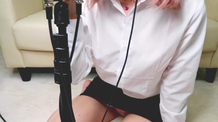 利香ASMR在线播放：教师角色扮演耳舐め视频，透明声线沉浸体验