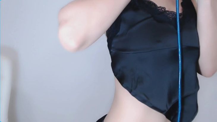 菇菇ASMR在线播放：懒姑娘飞机礼包2沉浸式助眠体验