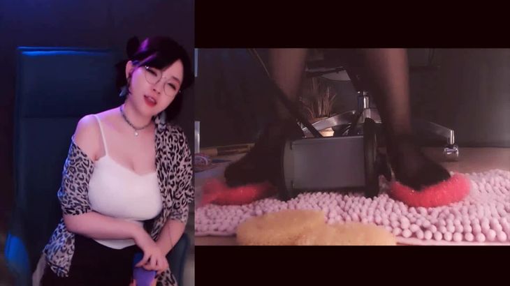 肉淼淼ASMR黑丝脚脚在线播放：沉浸式足部感官体验