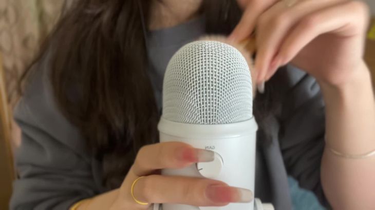 抖音六六ASMR助眠视频在线播放：沉浸式耳语与触发音缓解焦虑