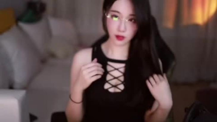 轩子巨二兔ASMR助眠视频在线播放：沉浸式耳语与角色扮演视听盛宴