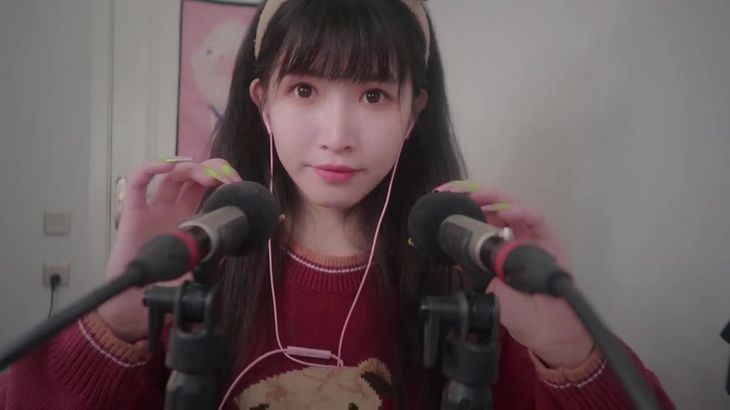 Miss Intense Mic Scratching ASMR视频在线播放-视觉触发沉浸体验