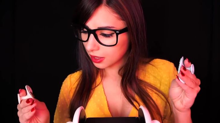 Annura ASMR视频在线播放：香蕉主题沉浸式助眠与放松体验