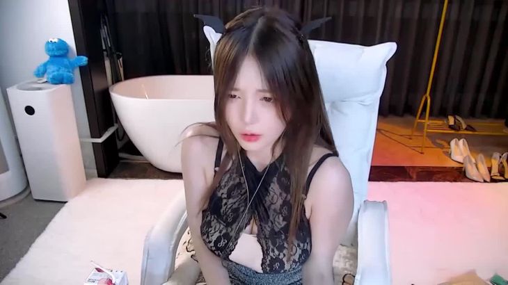 傲娇的喵小八ASMR视频在线播放_斗鱼火箭定制助眠视频高清观看