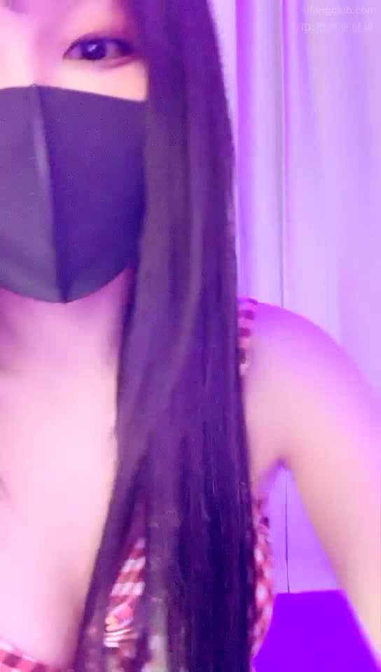 大三丝ASMR助眠视频在线播放：耳语+触发音效沉浸式放松体验