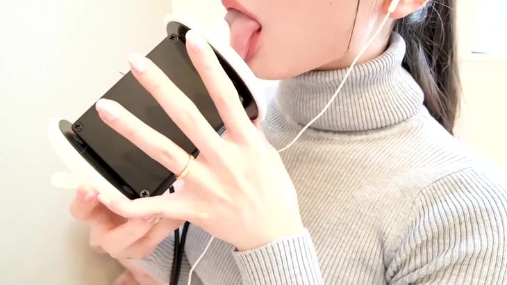 Uuchan ASMR日系视觉向舔耳视频在线播放，沉浸式半露脸耳语放松体验