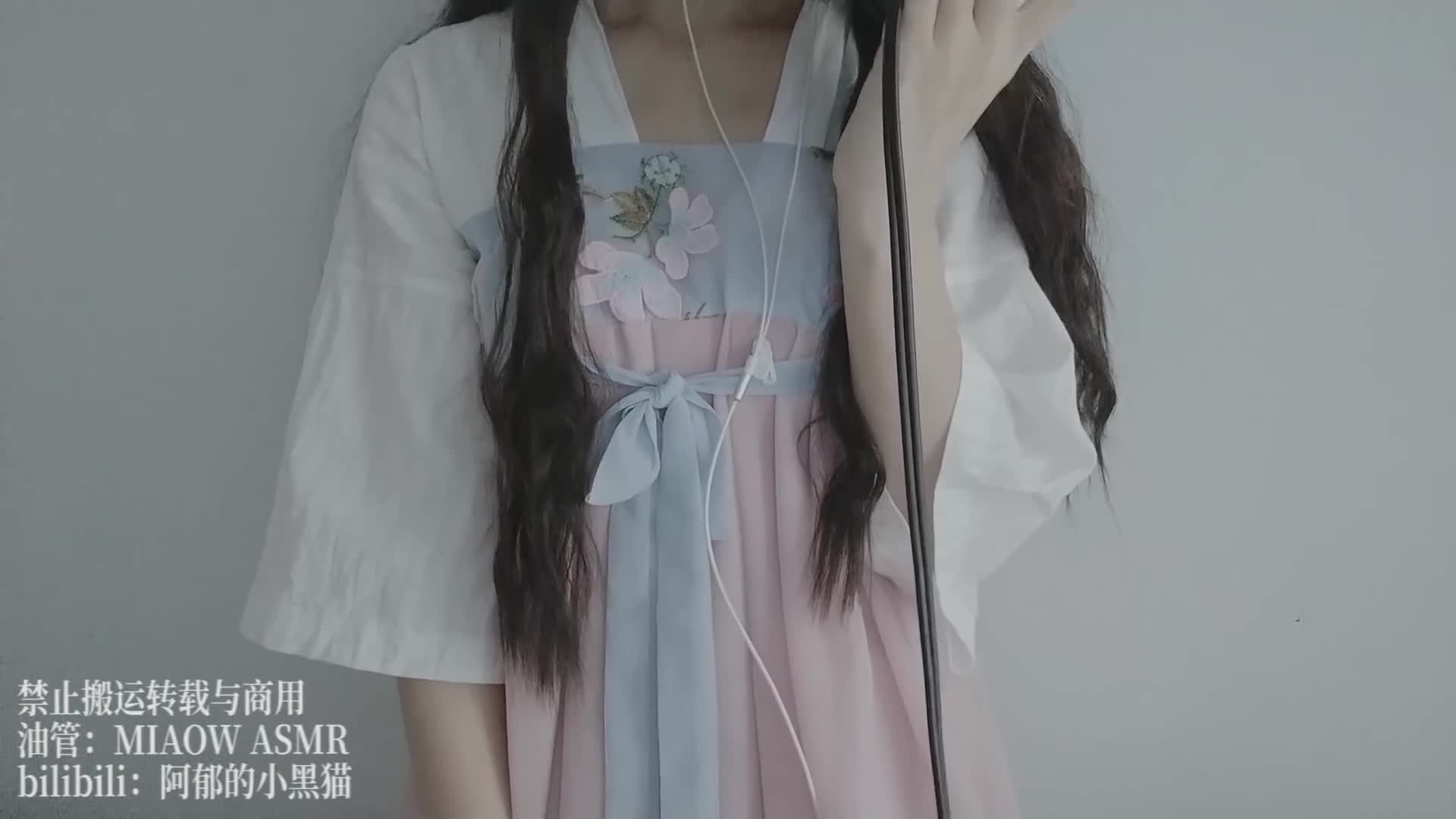 阿郁的小黑猫ASMR视频在线播放：沉浸式助眠体验