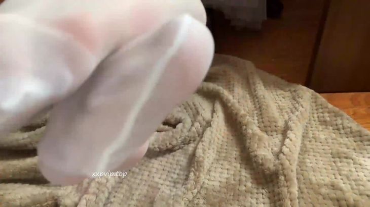 晚安yoyo ASMR口腔音助眠视频在线播放 | 红唇舔耳沉浸式放松体验