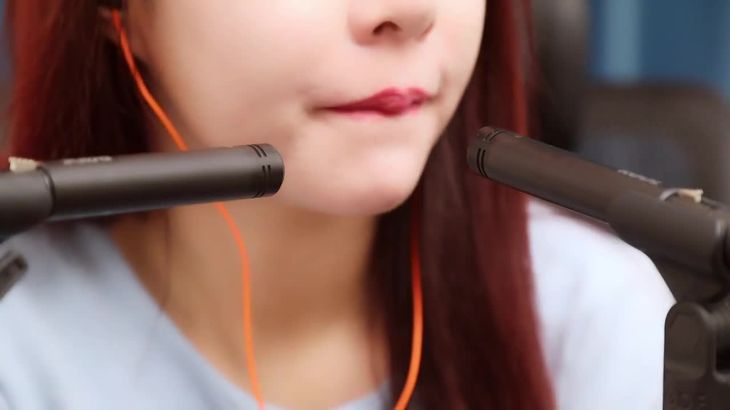 小萌ASMR舔耳视频在线播放：激情喘息与湿润口腔音助眠体验