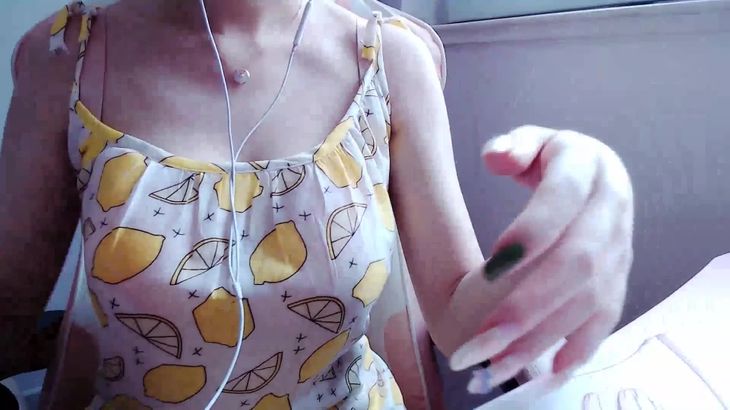 Aki秋水ASMR剧情视频在线播放：沉浸式声音体验舒缓放松