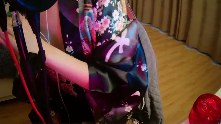 蛇蛇snaky ASMR助眠视频在线播放：白丝修女声疗与沉浸式声景体验