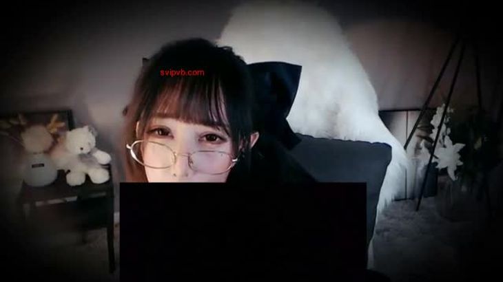 张爱玲aily ASMR助眠视频在线播放 - 仿真花瓣与轻柔画刷的沉浸体验