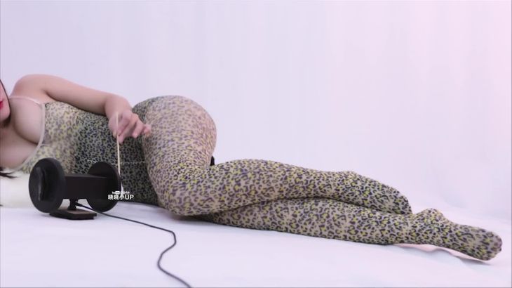 晓晓小UP ASMR在线播放：猫咪助眠视频沉浸体验