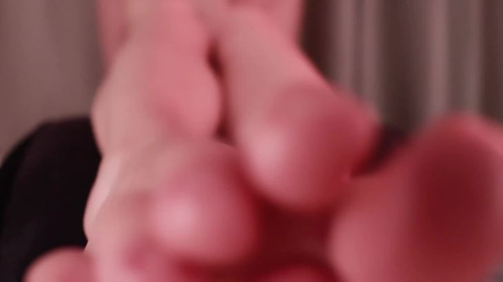 蛇蛇ASMR在线播放视频：沉浸式助眠耳语与触发音放松体验