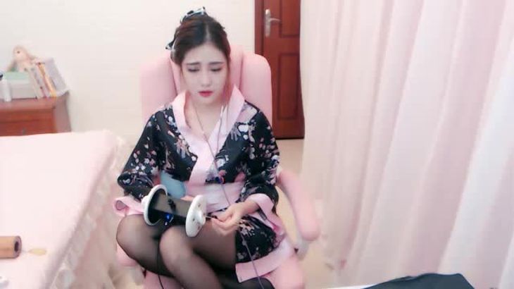 静香ASMR助眠视频在线播放：耳语按摩与视觉放松双重体验