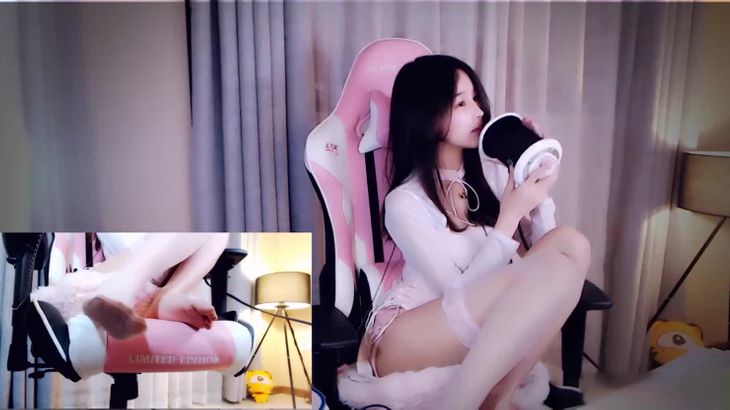 小小奶瓶儿ASMR助眠视频在线播放 - 虎牙高人气主播口腔音触发音沉浸体验