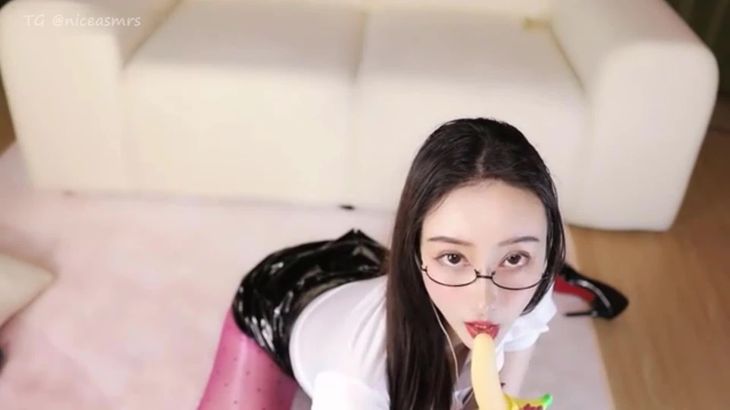 奶御不听话ASMR助眠视频在线播放：双人耳语触发颅内放松体验