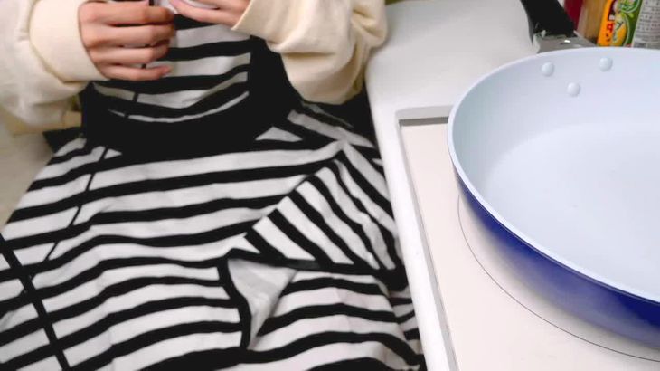 利香ASMR在线播放：制服实写雨音囁きKU100高音质