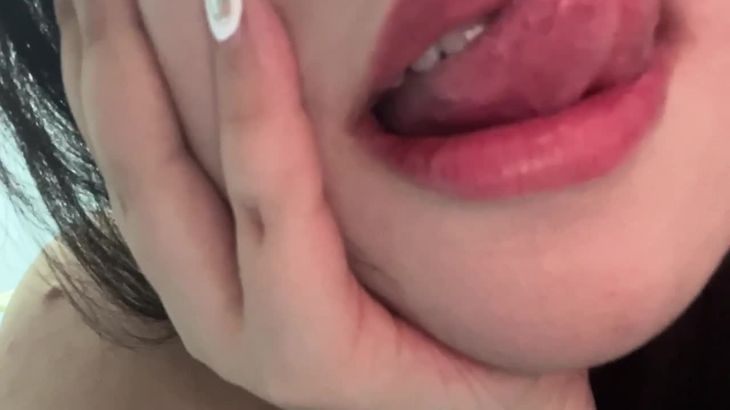 斗鱼小卉君ASMR飞机哄睡视频在线播放|美艳小妈沉浸式助眠福利