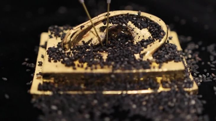 咪咪Miniyu ASMR在线播放：轻柔耳语化妆助眠视频，沉浸式放松体验