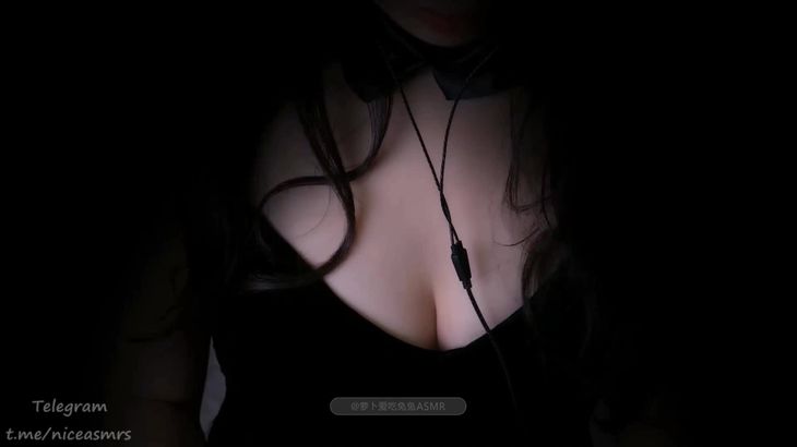 萝卜爱吃兔兔ASMR舔耳视频在线播放，沉浸式口腔音助眠体验