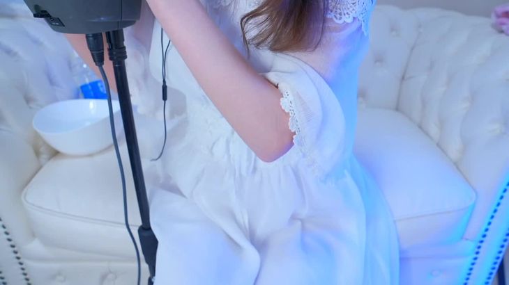 利香ASMR在线视频：麦克风治愈声音助眠放松体验