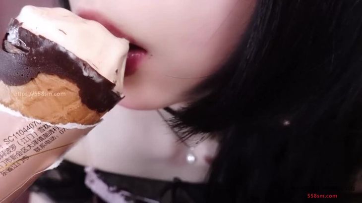 小羊喵ASMR灵活舌技在线播放：沉浸式舔耳与咀嚼音助眠视频