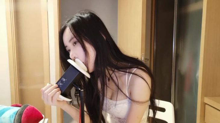 Kiki瓜ASMR视频在线播放-沉浸式欧姆音疗与多语种助眠直播回放