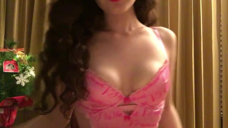 红唇阿姨ASMR耳语亲耳视频在线播放-沉浸式女友角色扮演体验