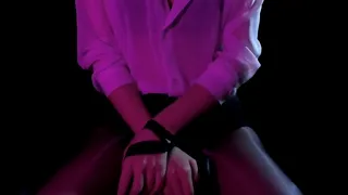 蛇蛇SNAKY ASMR助眠视频在线播放 | 沉浸式耳语轻敲助眠体验