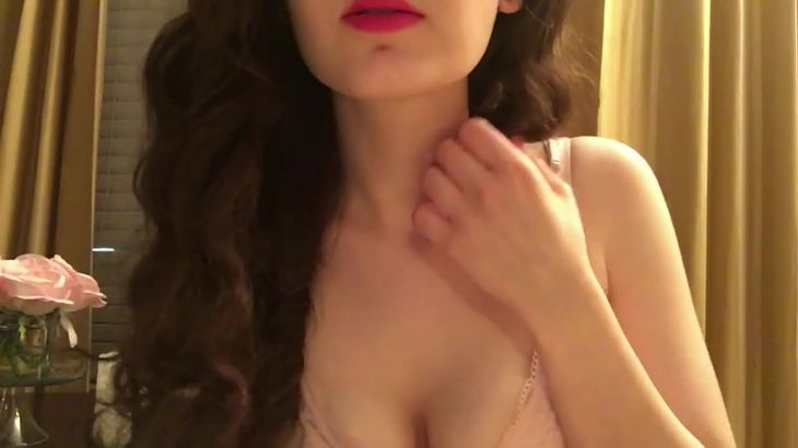 红唇阿姨ASMR凝视挑战视频在线播放：颅内高潮沉浸体验