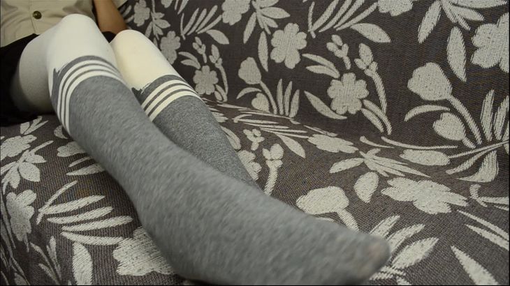 七七ASMR在线视频播放：丝足剧情与烧话助眠体验 | 沉浸式放松