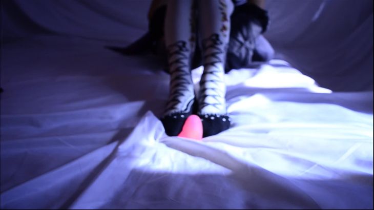 七七ASMR视频在线播放：沉浸式耳语助眠与声音疗愈体验