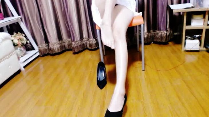 冷小六ASMR助眠视频在线播放 | 沉浸式飞机办卡音效体验