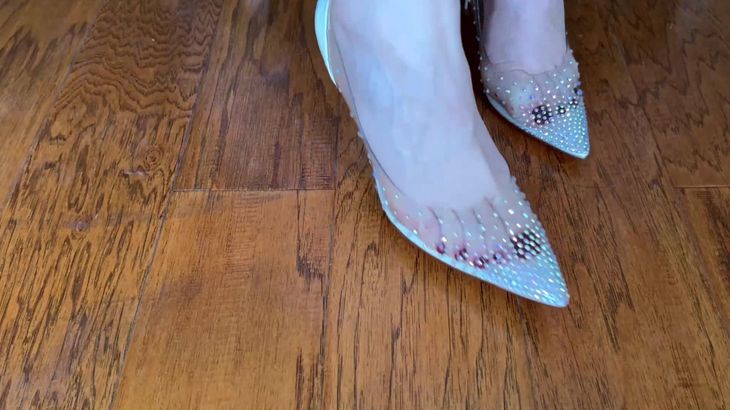 晚安yoyo在线ASMR视频：沉浸式口腔音舔耳助眠放松身心