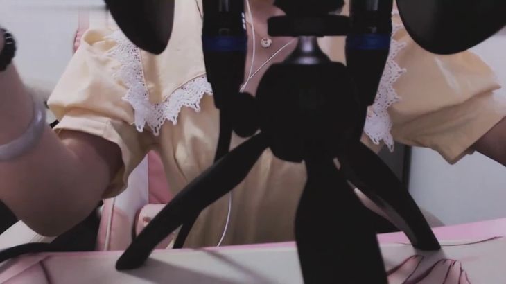 Aki秋水御姐耳语助眠视频在线播放 | 淡黄长裙深海炸弹舒适体验