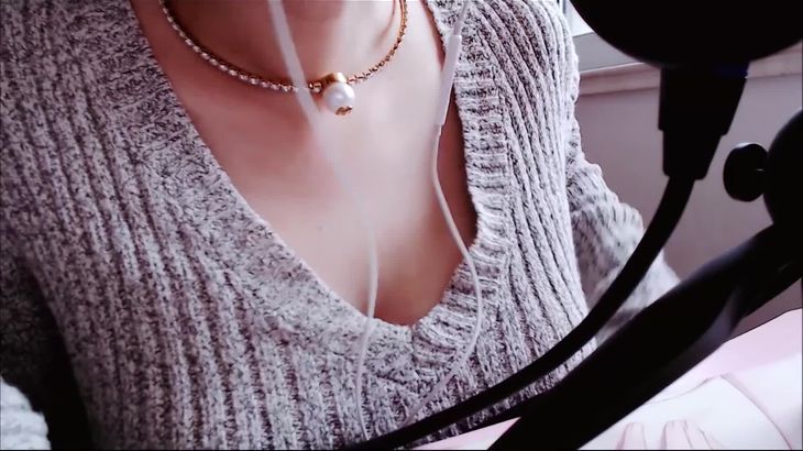 Aki秋水ASMR在线播放：火辣姐姐芦荟胶SPA洗头+彩蛋舔耳视频