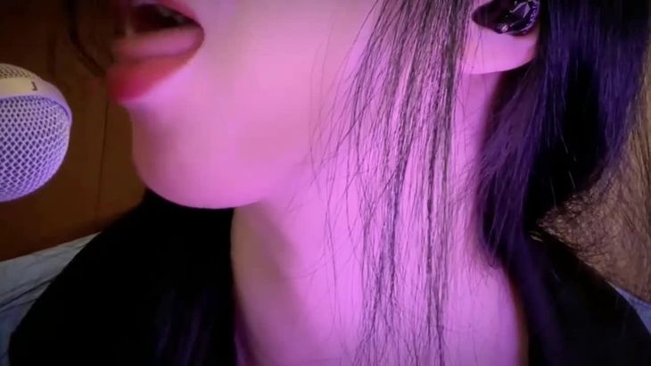 晚安yoyo ASMR口腔音舔耳视频在线播放