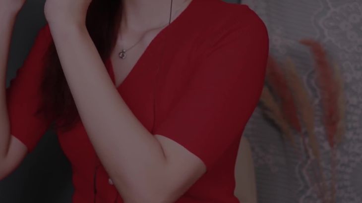 温柔的姐姐ASMR镊子耳清洁视频在线播放：细腻耳吹触发深度放松