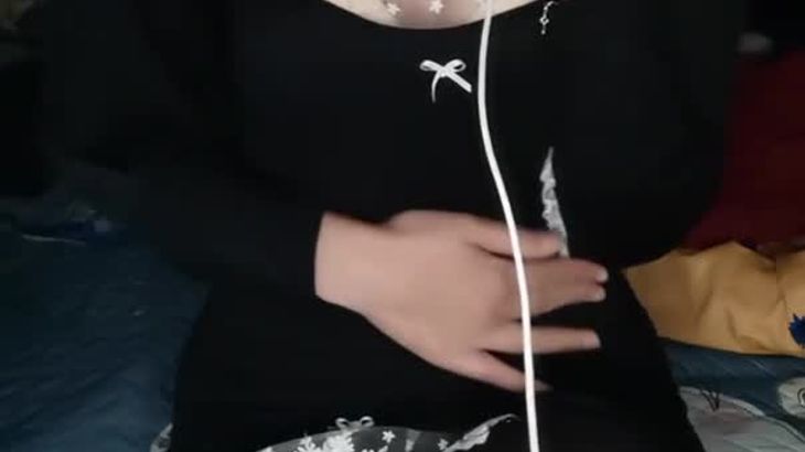 小野猫ASMR舔耳视频在线播放：成熟向助眠体验，吐舌头音效疗愈