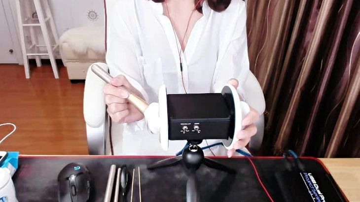 冷小六ASMR助眠视频在线播放：耳语哄睡与触发音盛宴