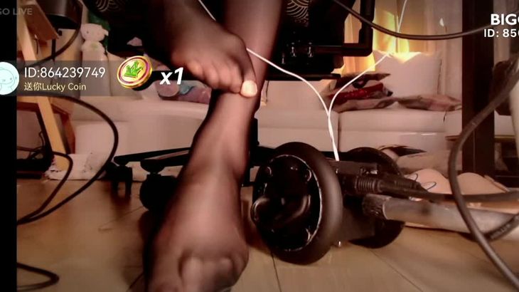 轩子巨2兔ASMR助眠视频在线播放 | 高清中文助眠直播精选